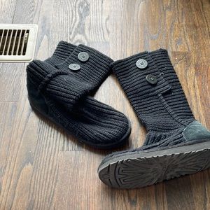 Black woven Uggs